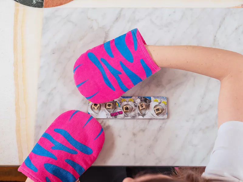 The Cat Mitt Game