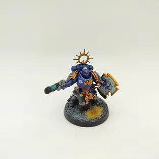 Space Marine Lieutenant with storm shield